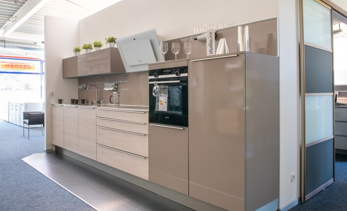 Wir sind die Einen für alles Wir sind die Einen für alles